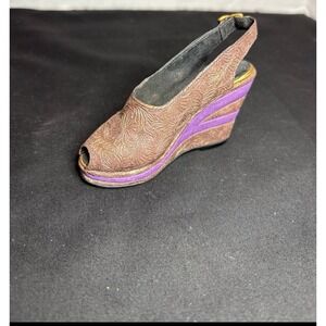 Just the Right Shoe Golden Leaf 1999 By Lorraine Vail #25098 Miniature